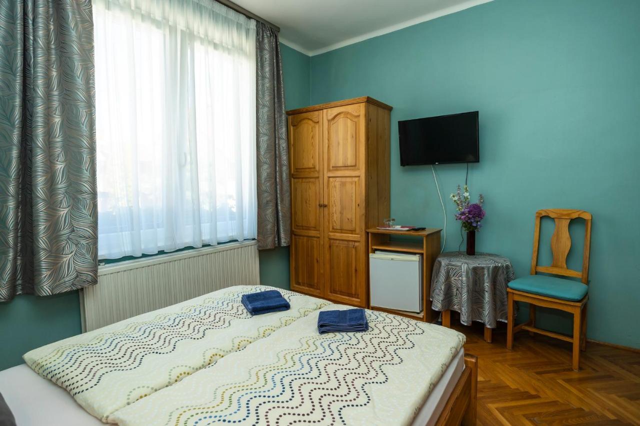 에게르 Cecey Vendeghaz B&B 외부 사진