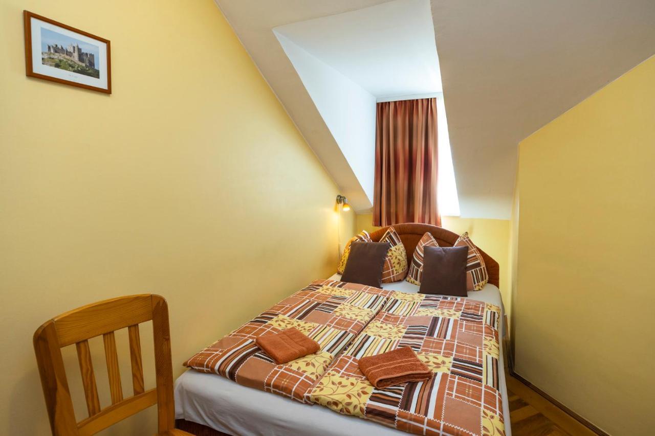 에게르 Cecey Vendeghaz B&B 외부 사진